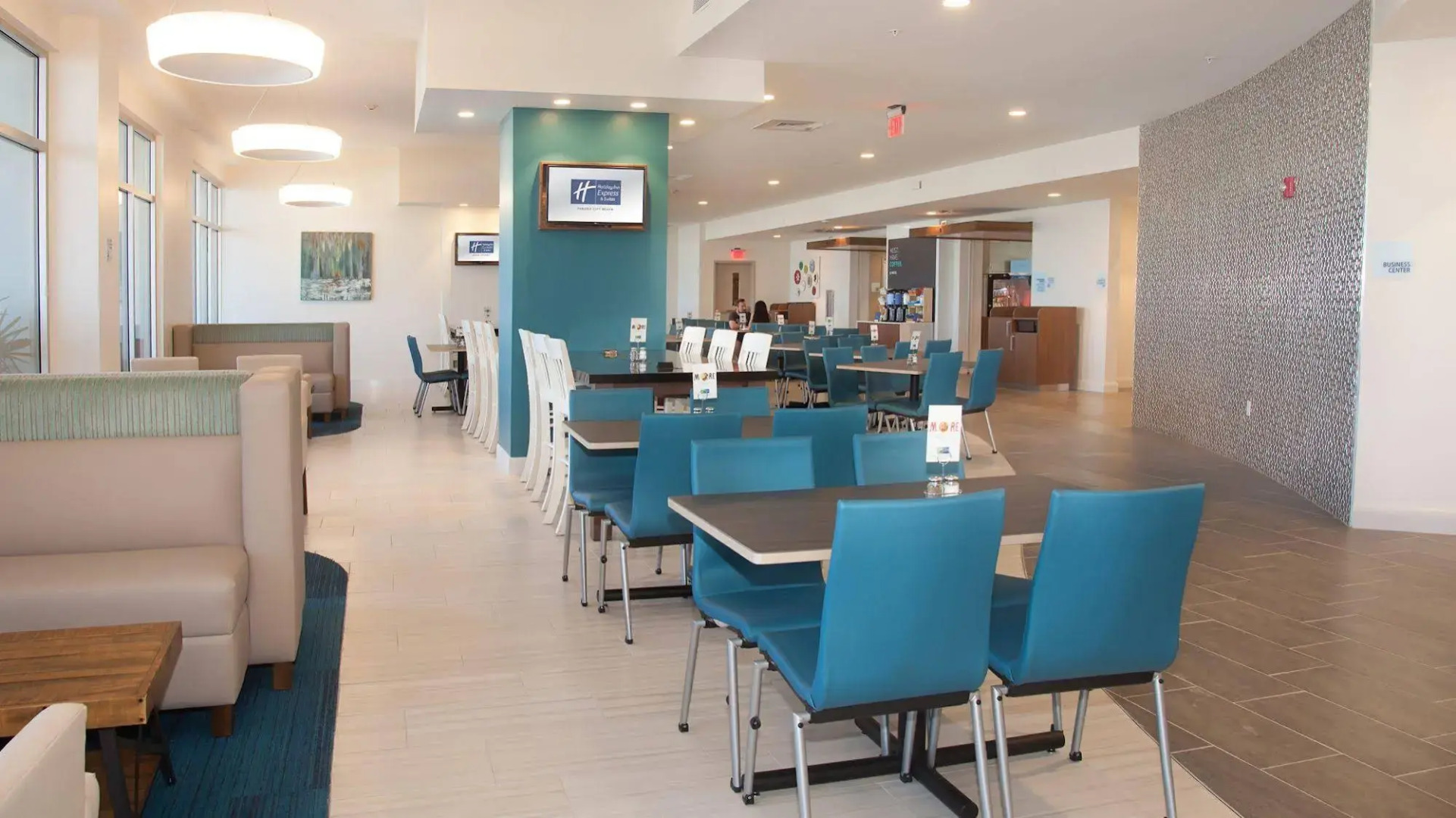 Holiday Inn Express & Suites Panama City Beach - Beachfront by IHG