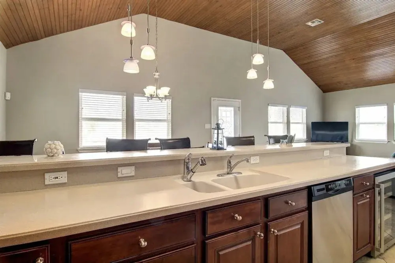 Twin Dolphin Cove 689 by RedAwning