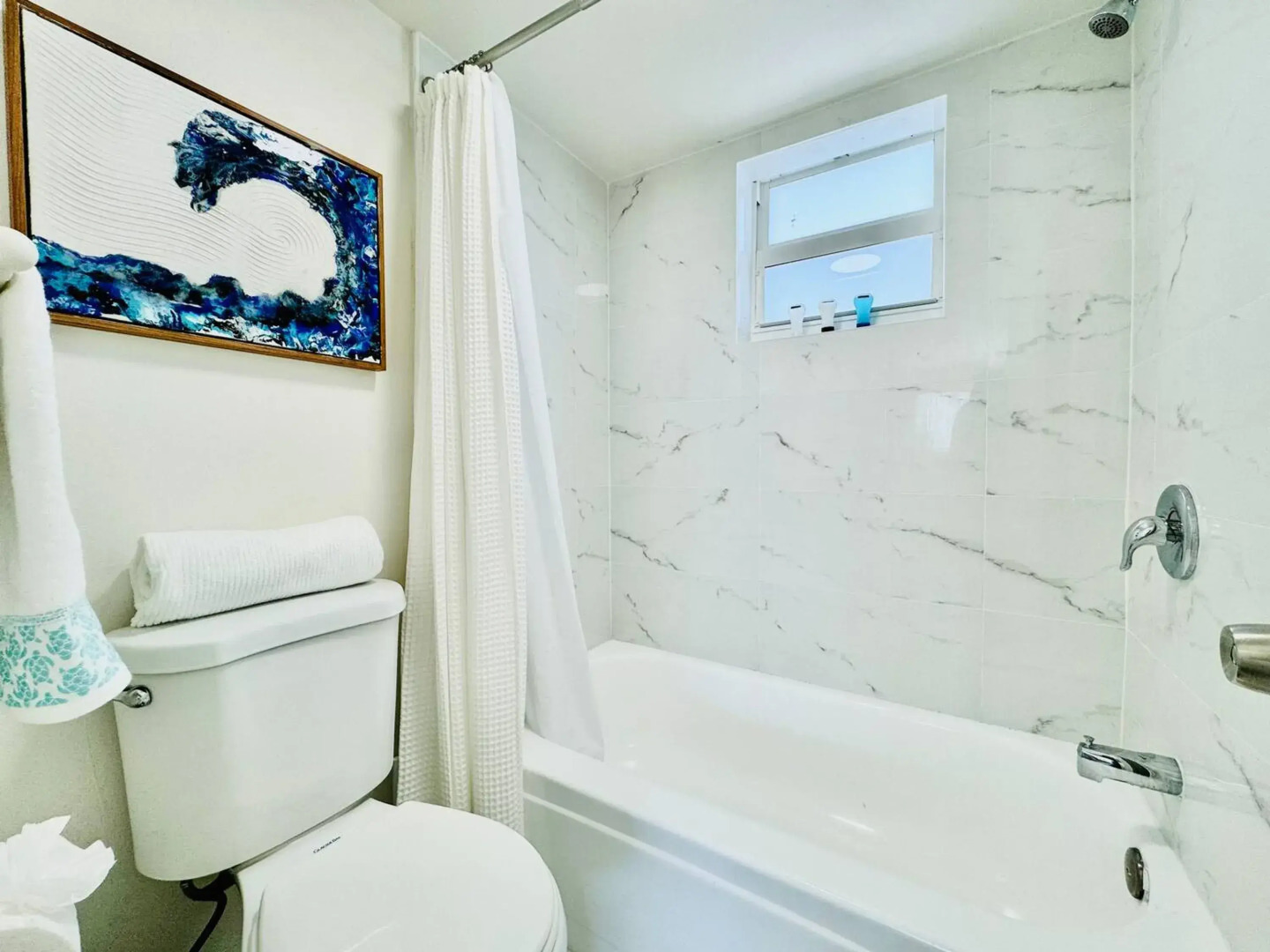 Waterfront 1BR Parking Walk to the Beach