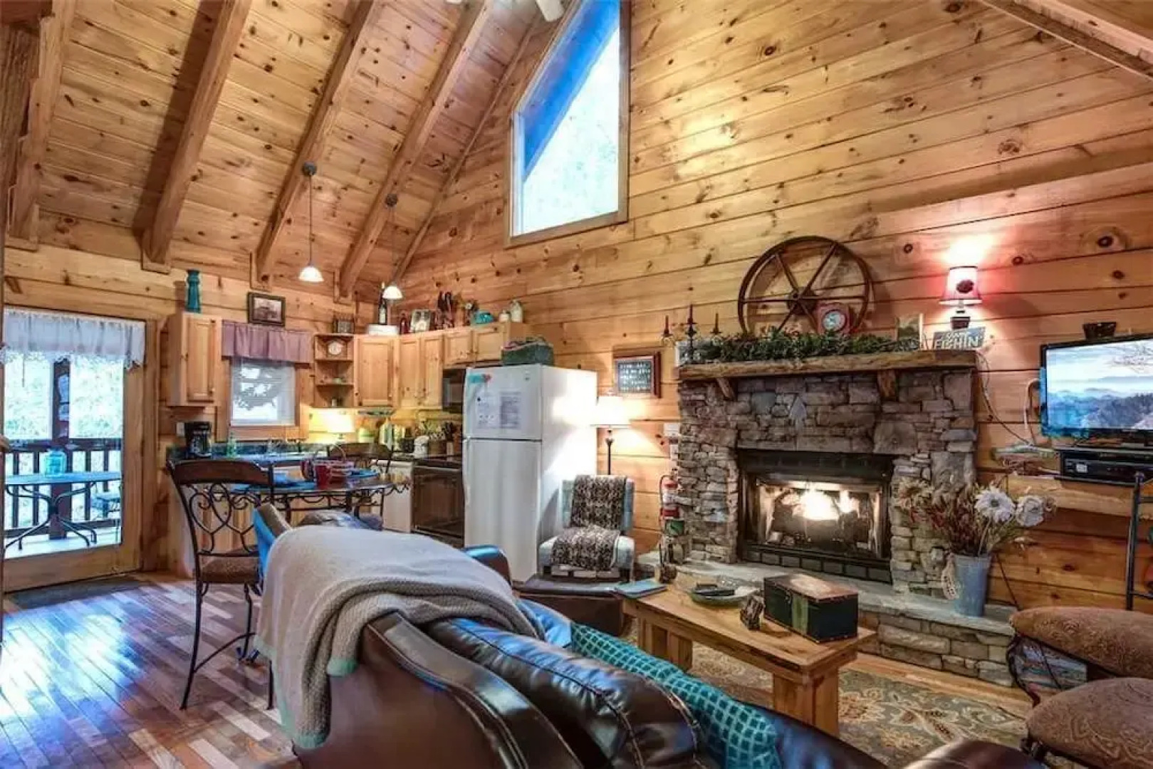 Wild at Heart 1 Bedroom Home with Hot Tub