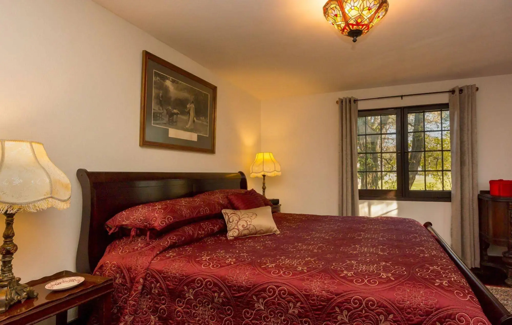 Castle on Glen - 3 Bedroom Home