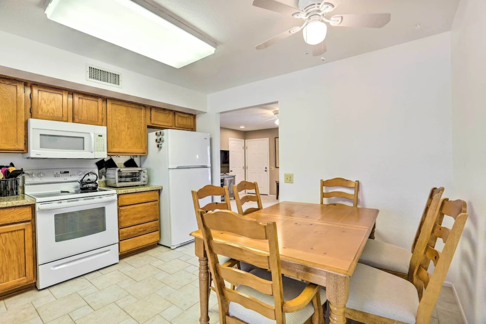 < 1 Mi to Golf: Home w/ Screened Porch in Sun City