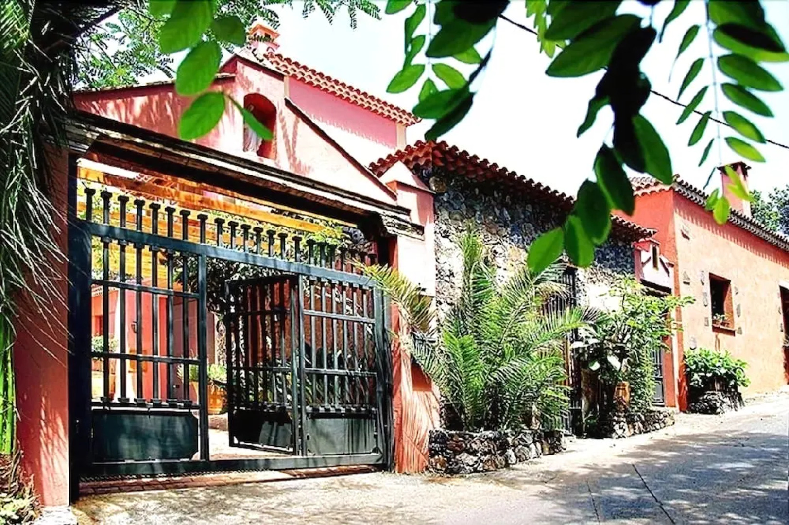 Casa Laurel