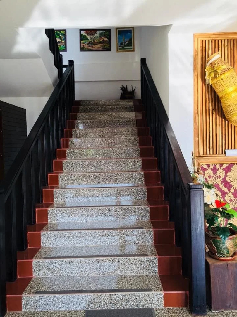 Dongsay Hotel Thakhek