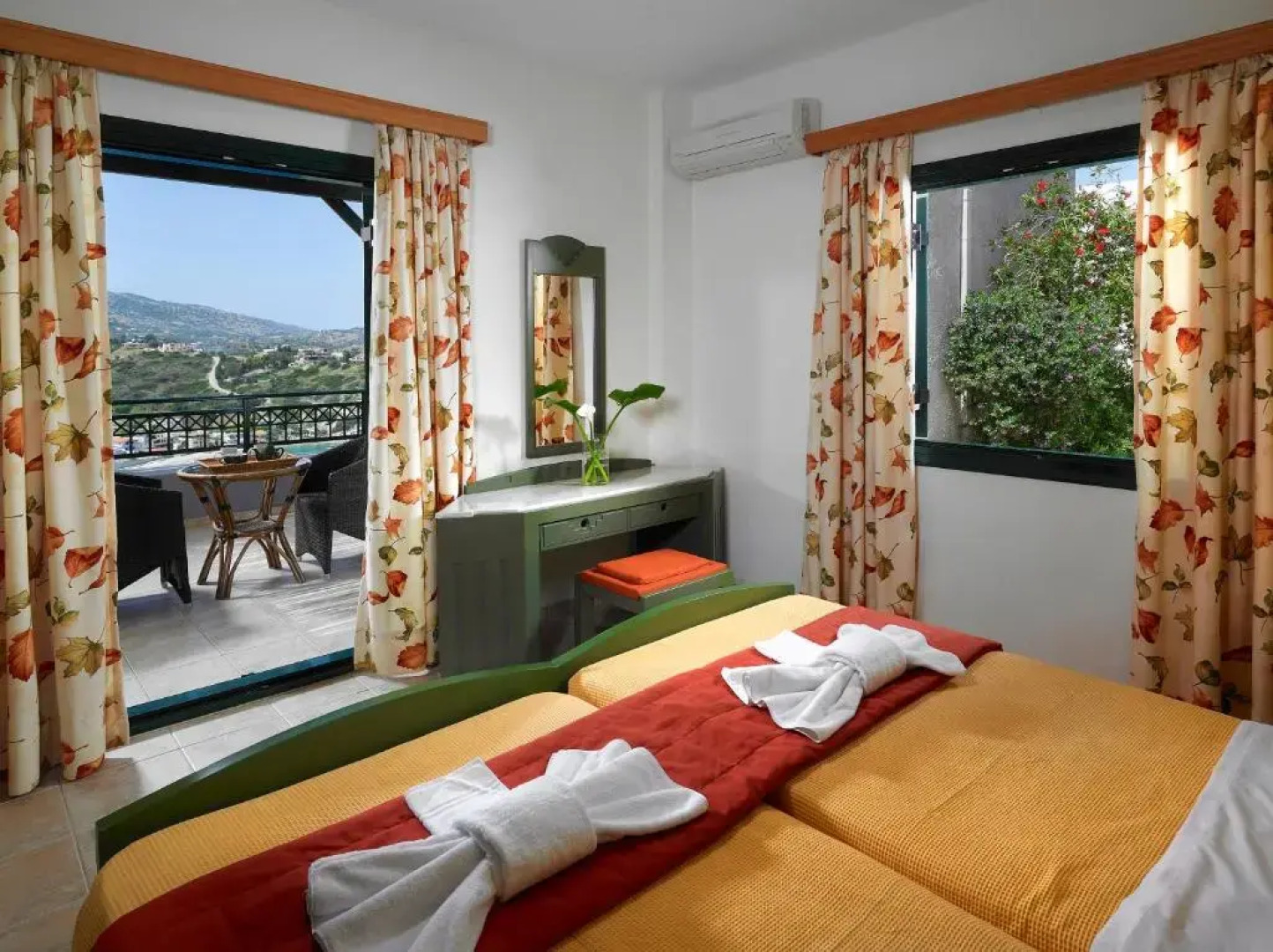 Erivolos Studios & Apartments