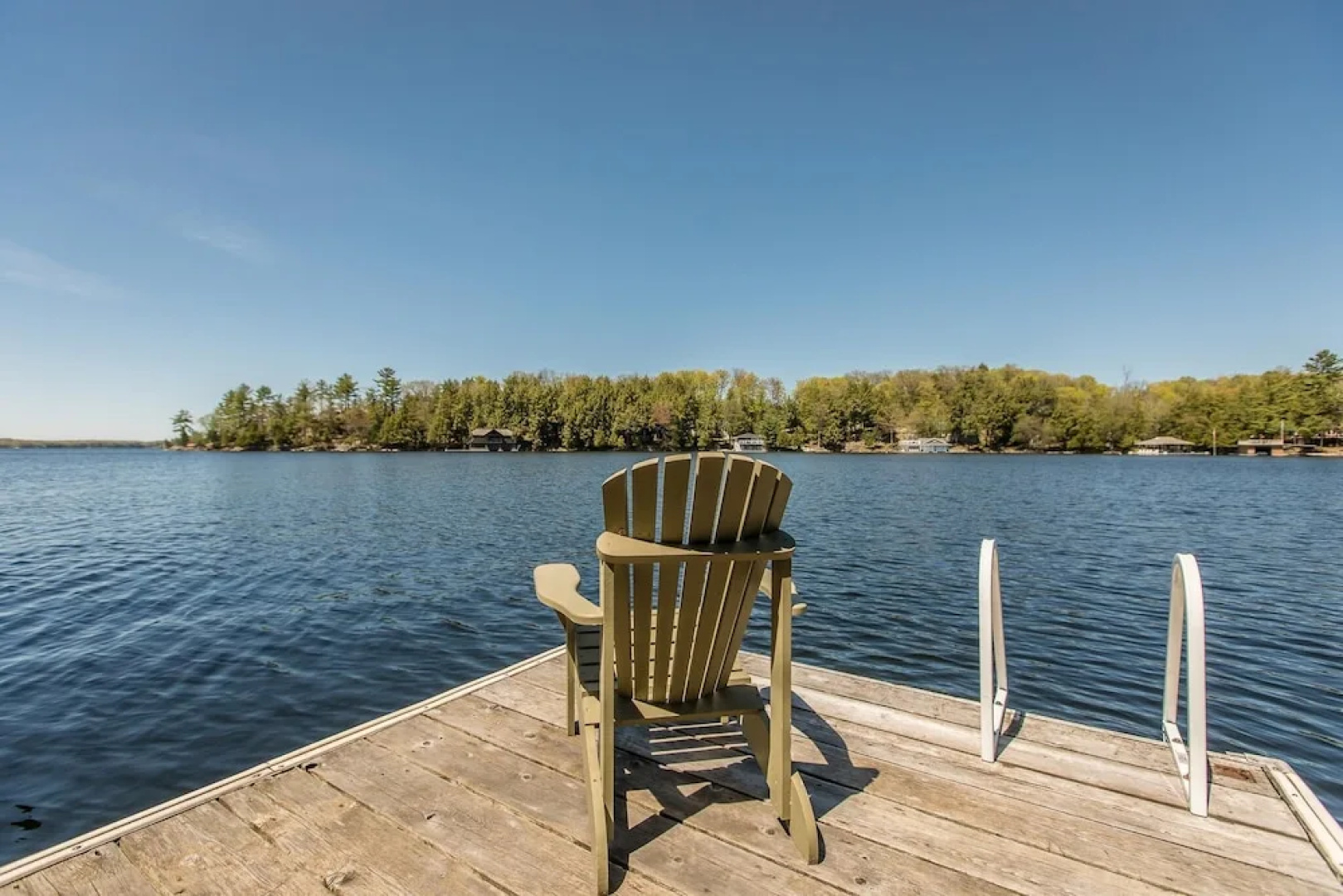 Westview~Beautiful 3 bedroom 1 bath cottage on Lake Rosseau