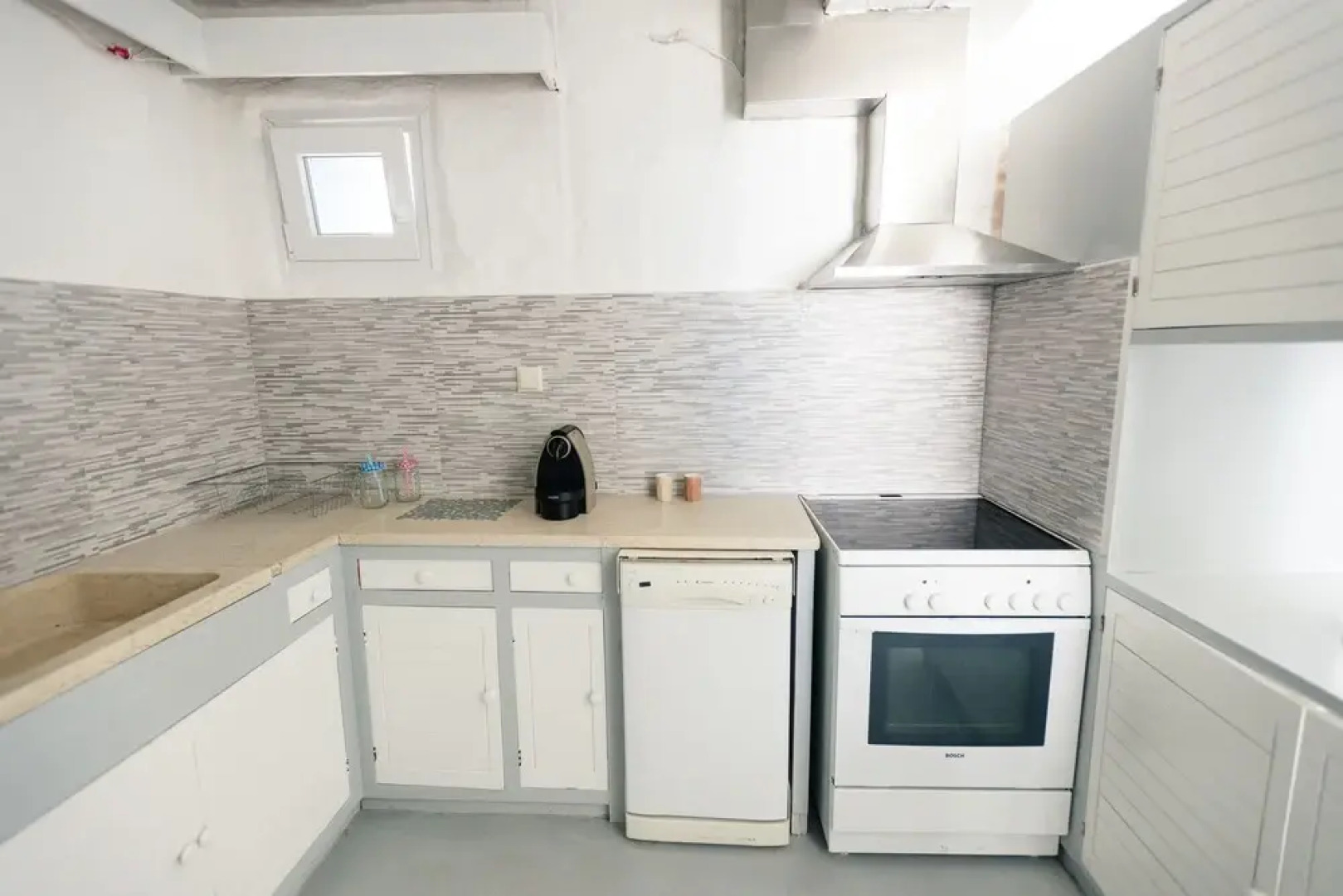 White Sun maisonette overlooking the sea