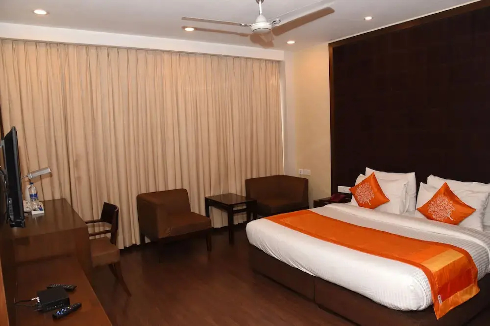 OYO 4391 Hotel Iconic