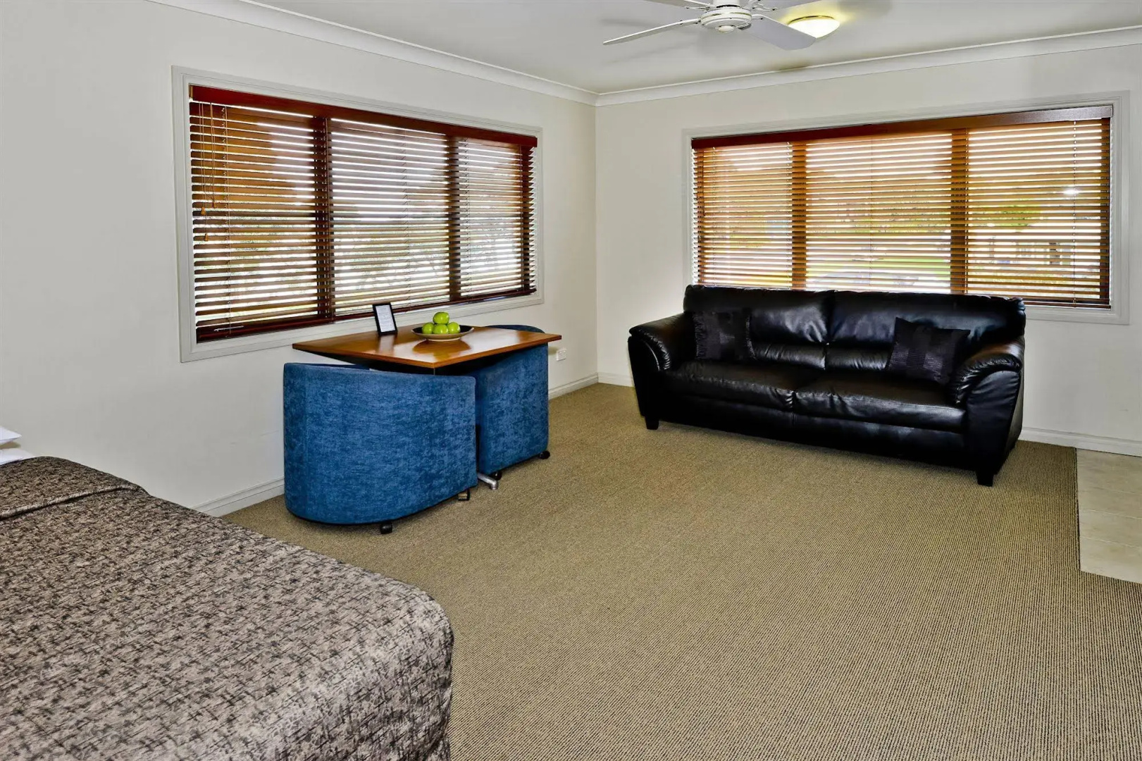 Whangaparaoa Lodge Motel