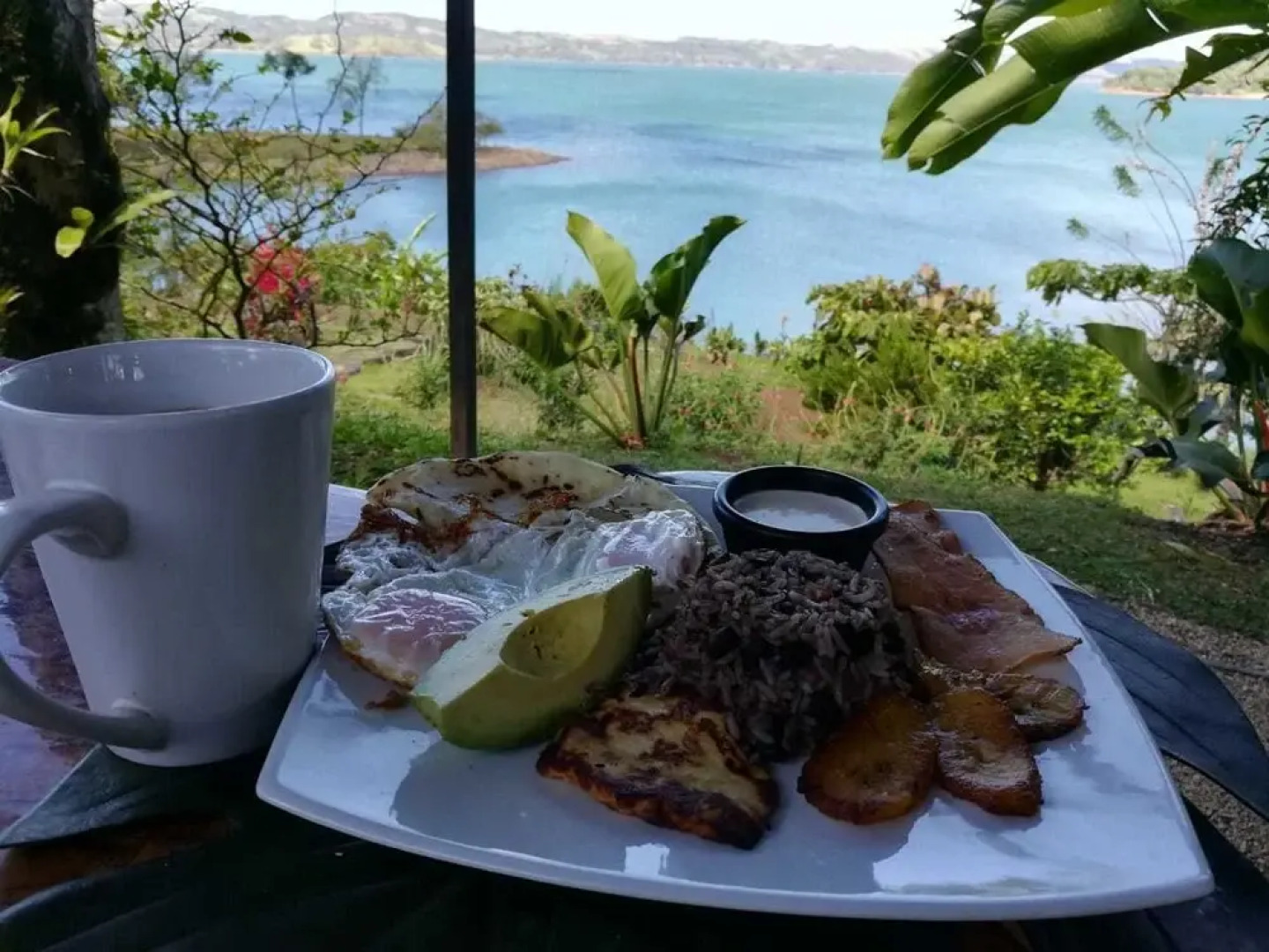 Bluebay Bugenvil Lake Lodge