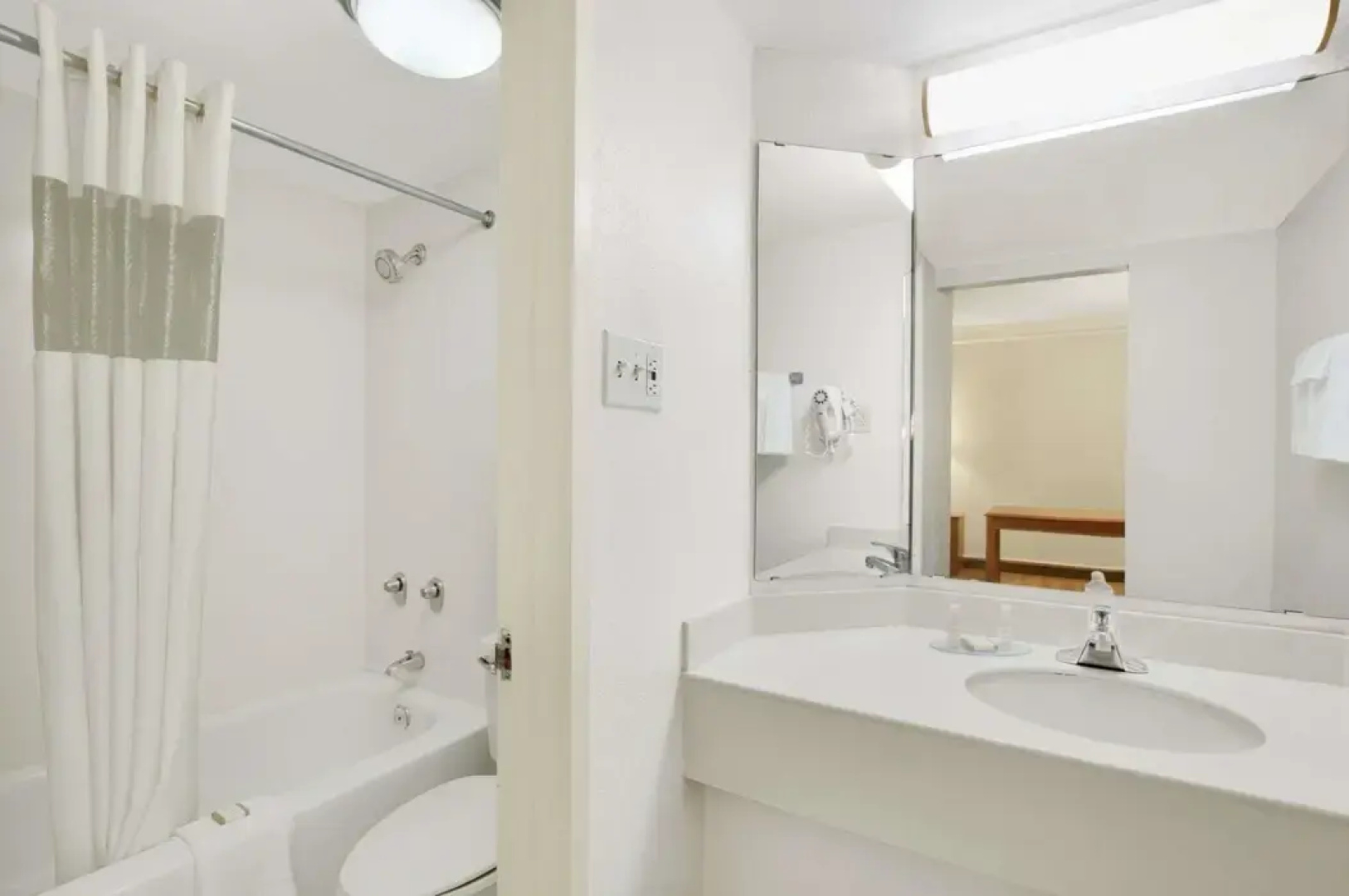 Baymont Inn & Suites Longview