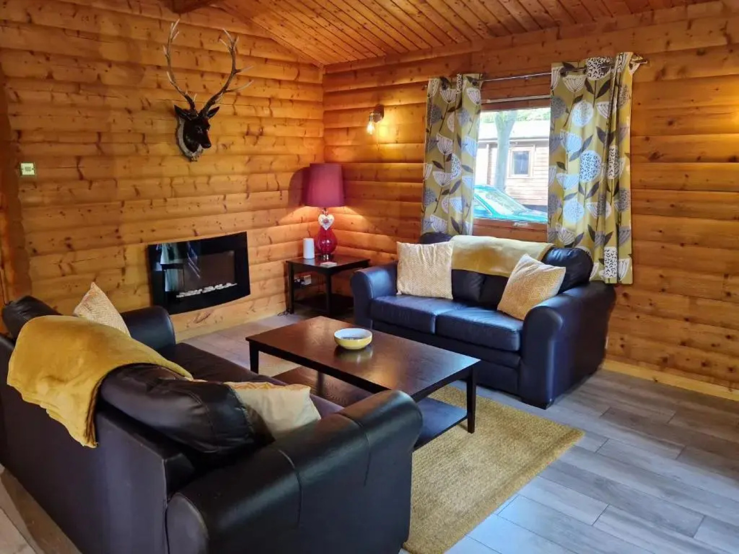 Pineshadow Lodge-dog Friendly, Kenwick Park, Louth