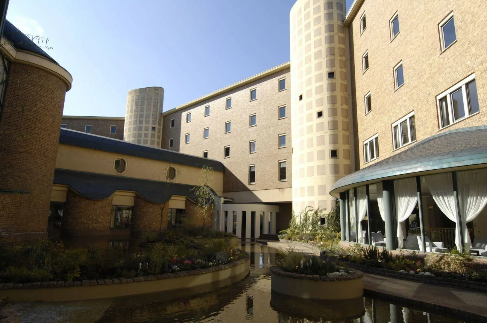 Royal Oak Hotel Spa & Gardens