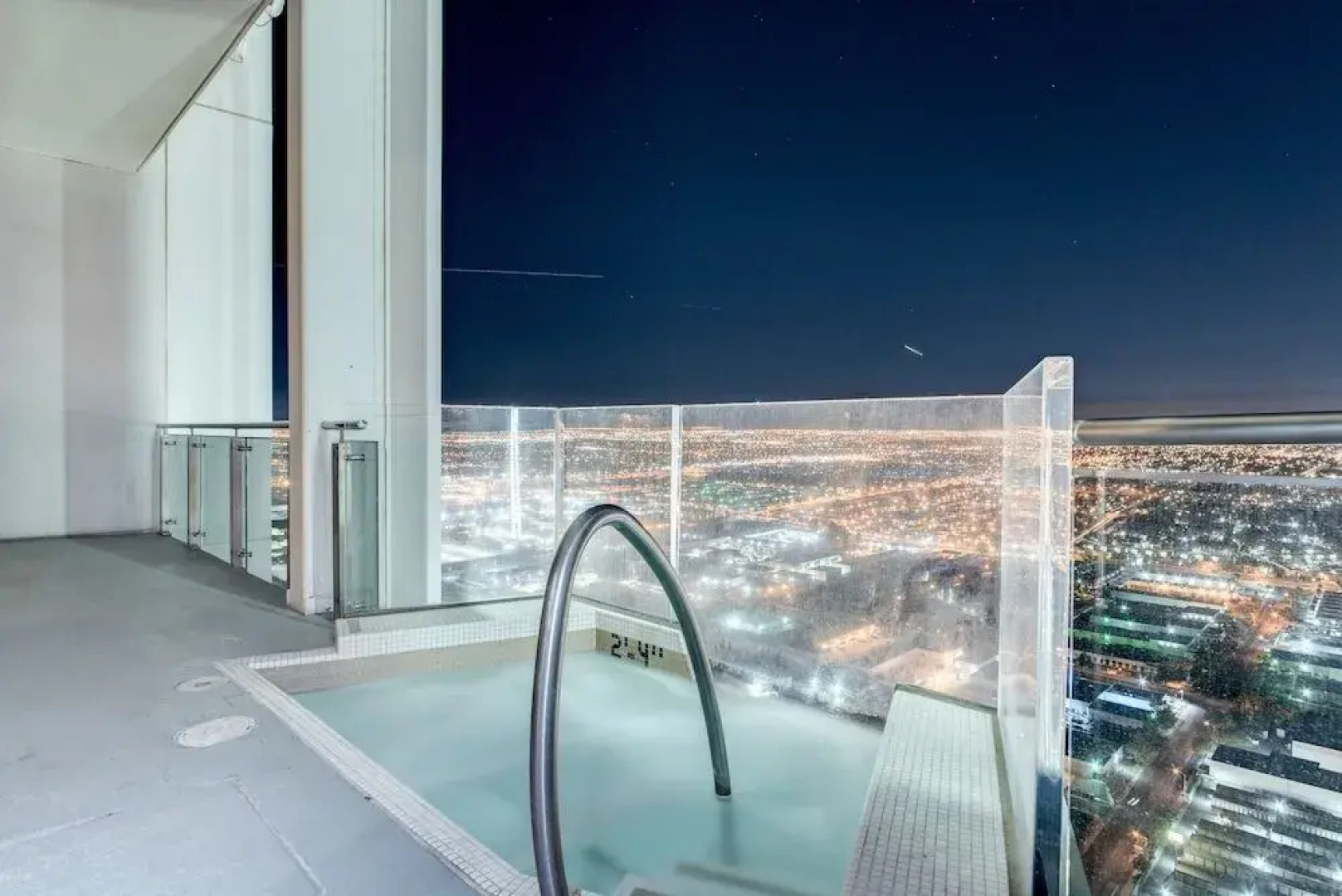 StripViewSuites at Palms Place Penthouses