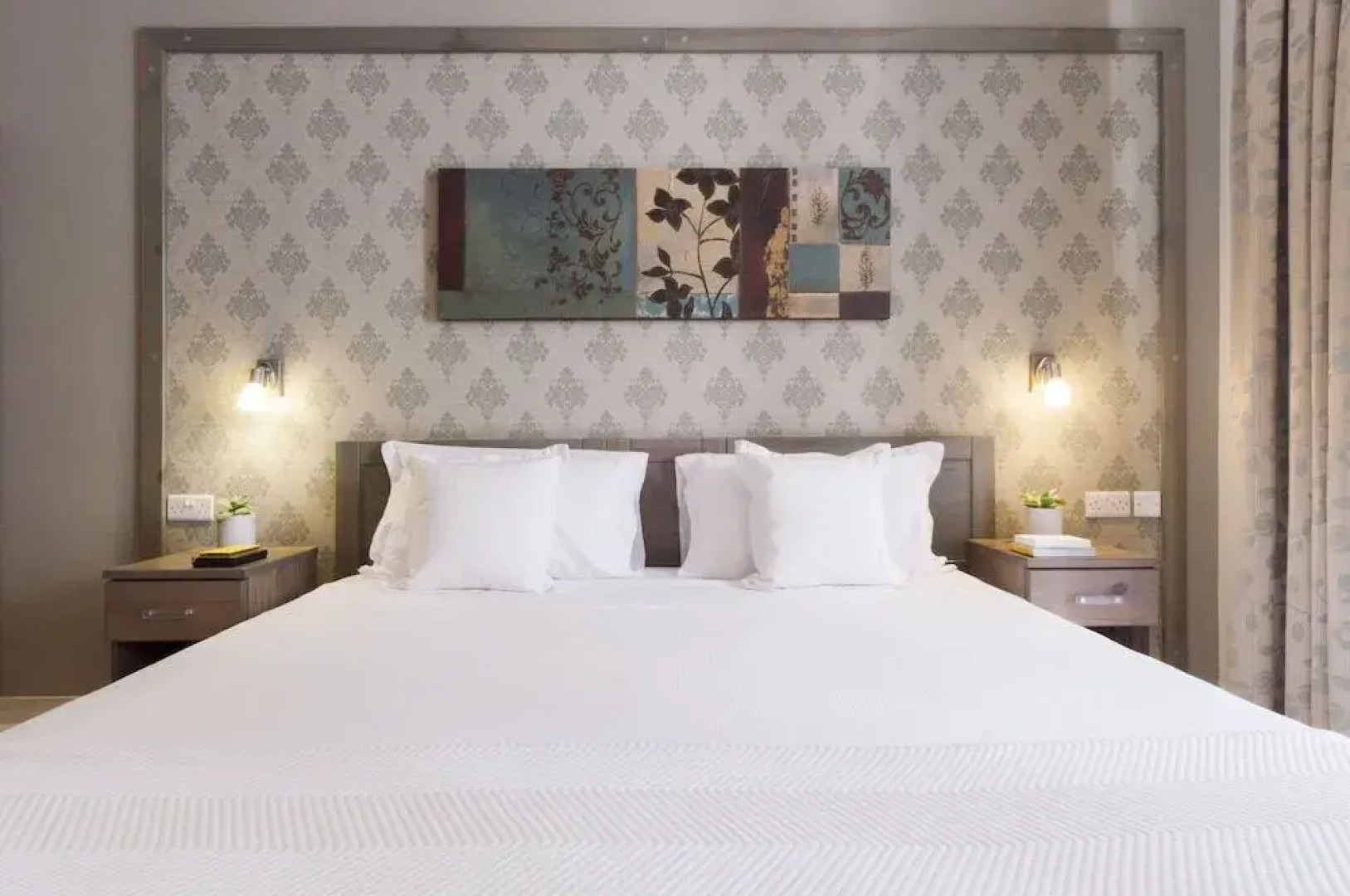 Rooms by Alexandra Hotel