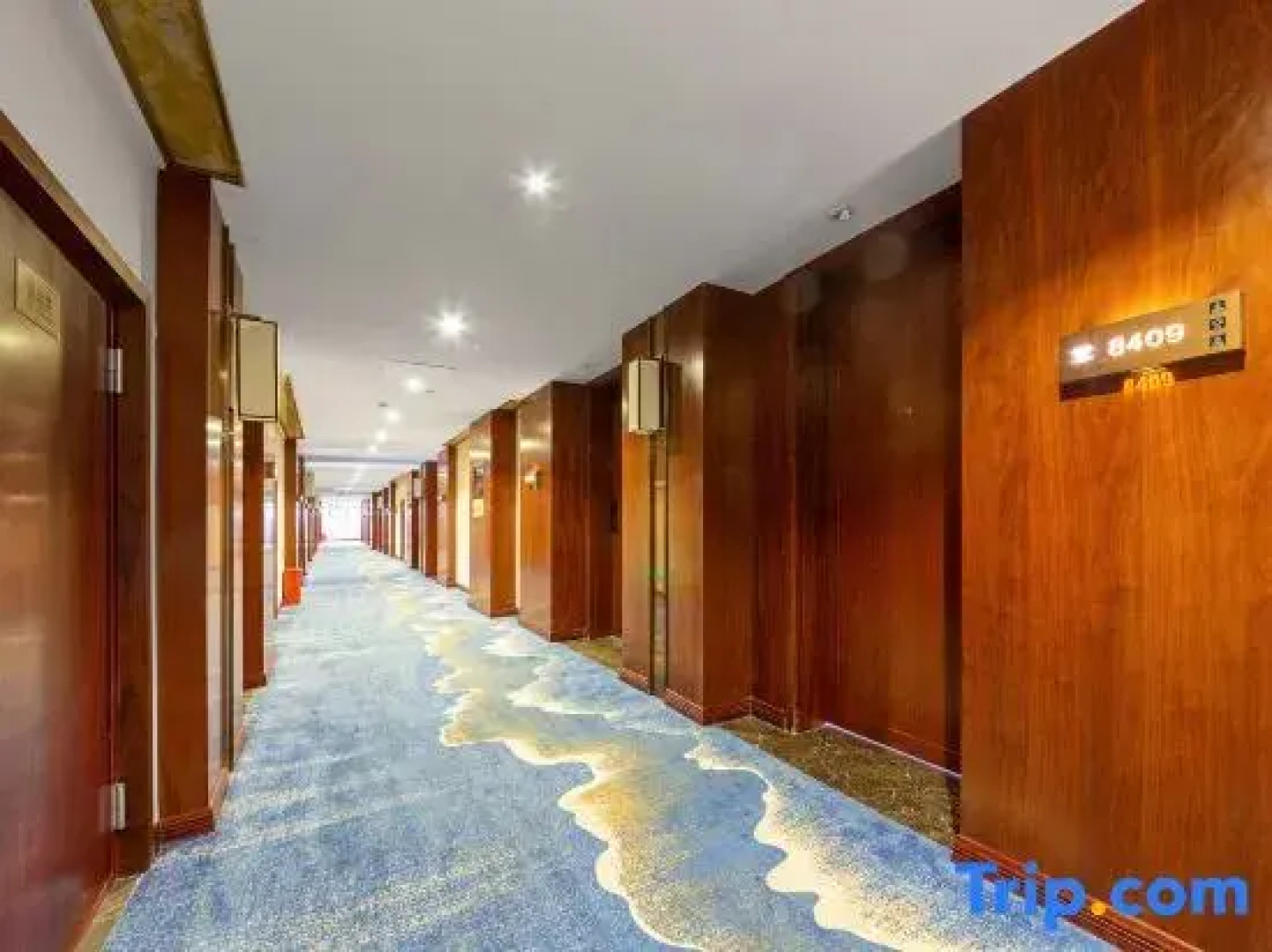 Yuma Bay Hot Spring Hotel