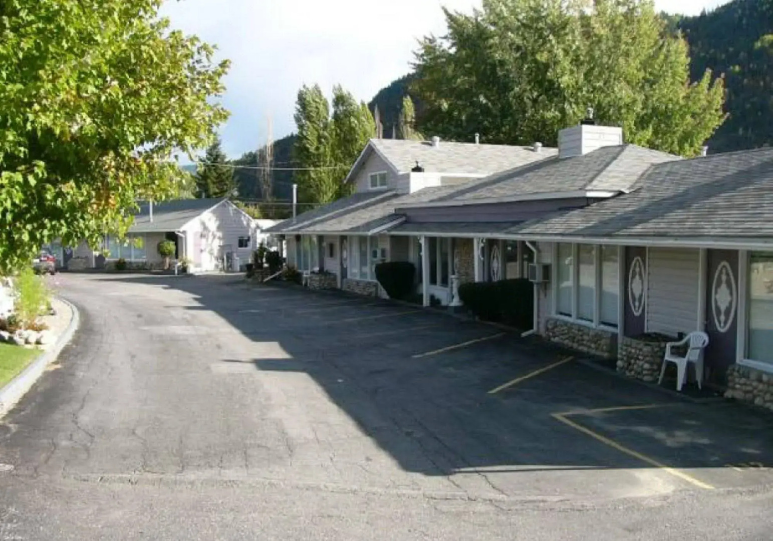 Trail Motel & RV Park