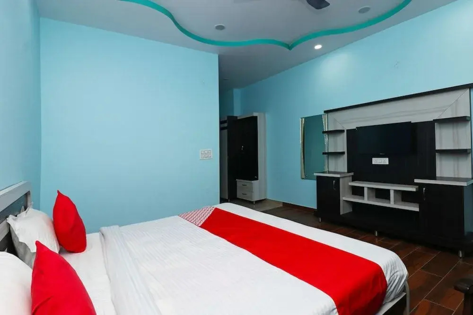 OYO 36065 City Tower Hotel