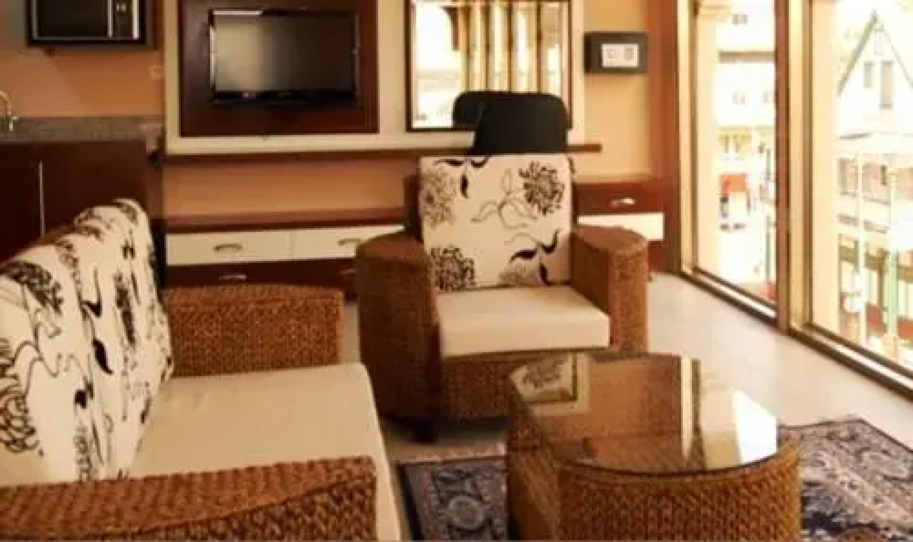 Phoenicia Princess Suites