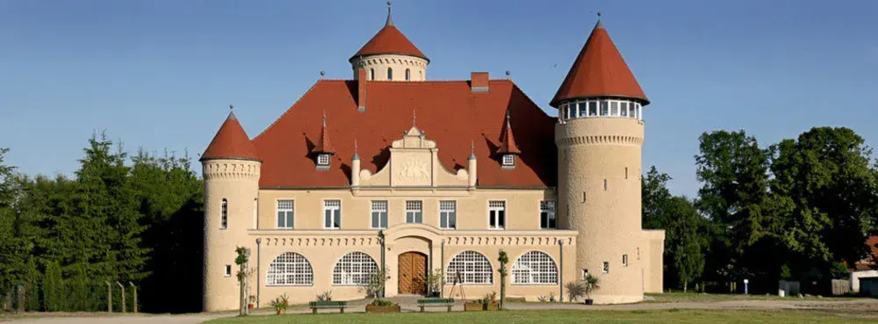 Remise & Westflügel Schloß Stolpe