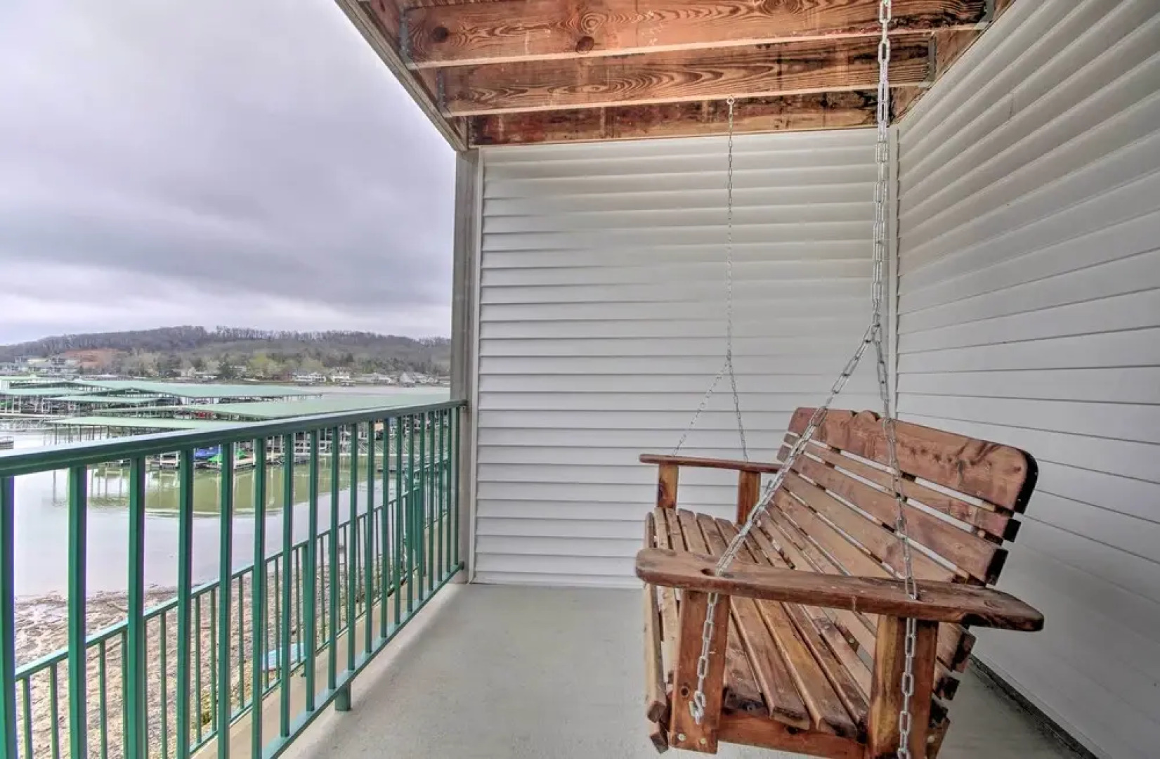 Spacious Lakefront Condo w/ Views in Camdenton!