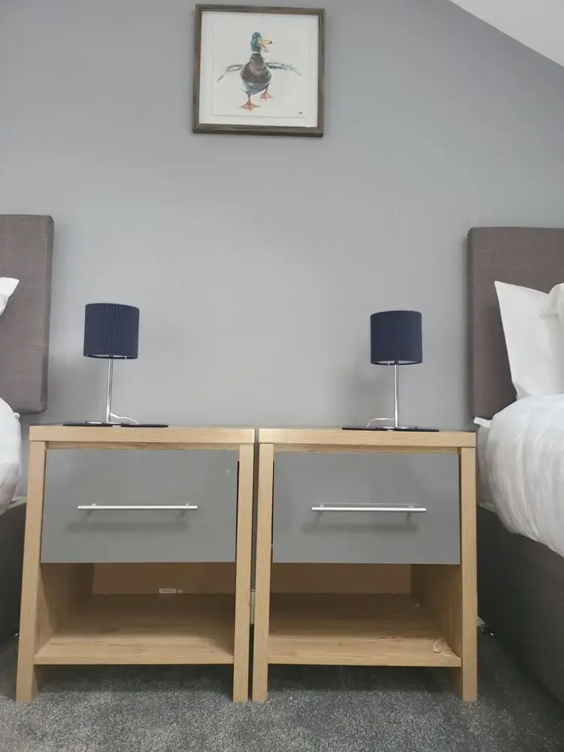 4 Bedroom Home Tameside, Grt Manchester Sleeps 7