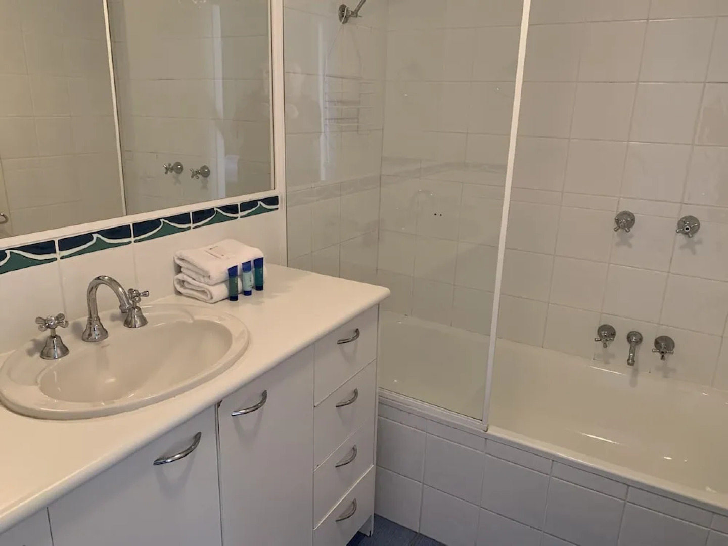 Aqua Promenade Beachfront Apartments