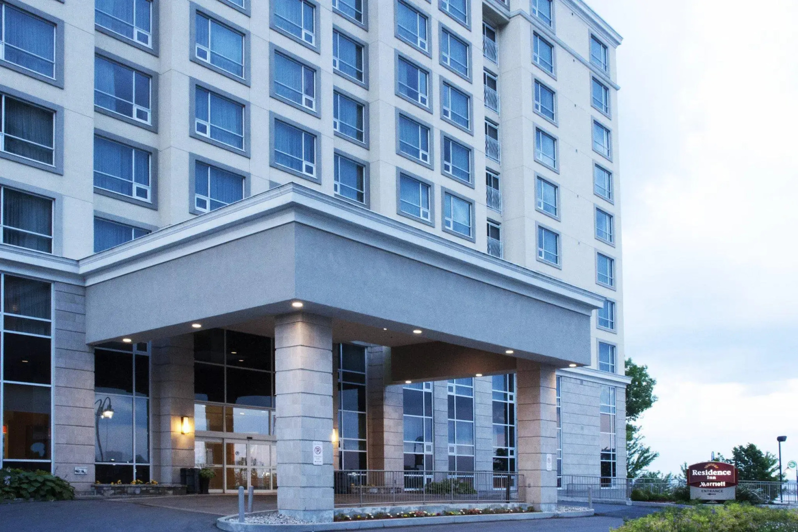 Residence Inn by Marriott Kingston Water's Edge