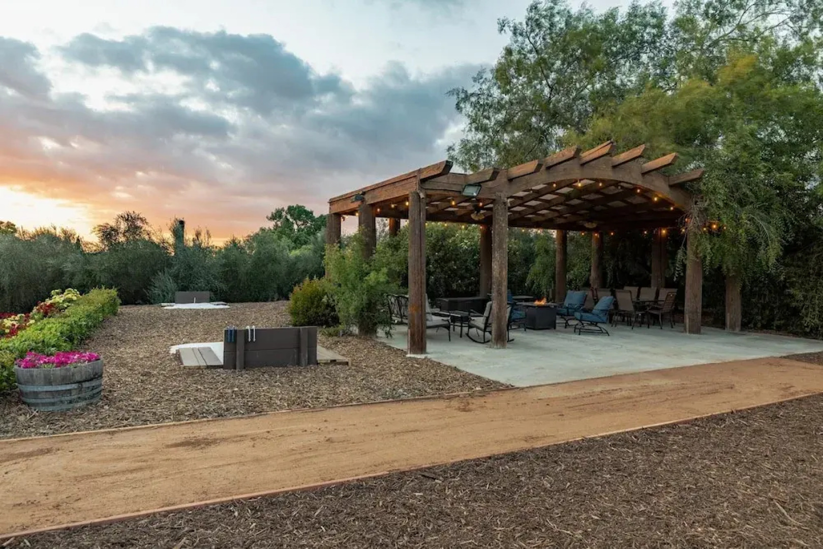 Wilson Creek Manor By Avantstay Sleeps 10! Amazing Estate w/ Pool & Game Room