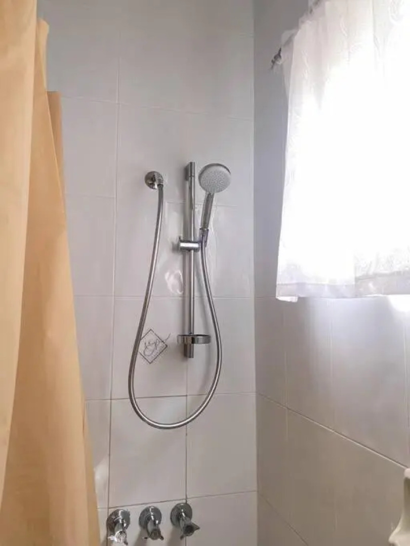 Runaway Bay 5 Bedroom Villa W/ a Large Pool. Gorgeous