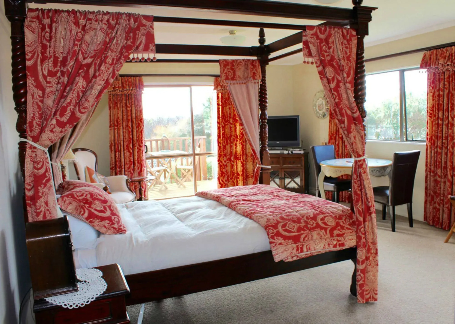 Tudor Manor Bed & Breakfast