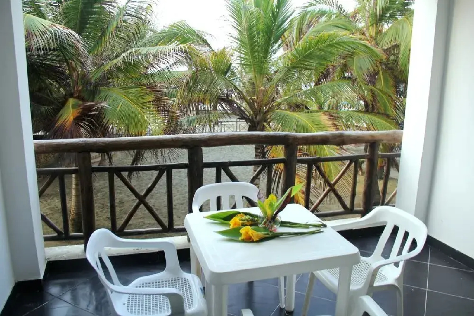 Hotel Los Tambos Del Caribe Beach