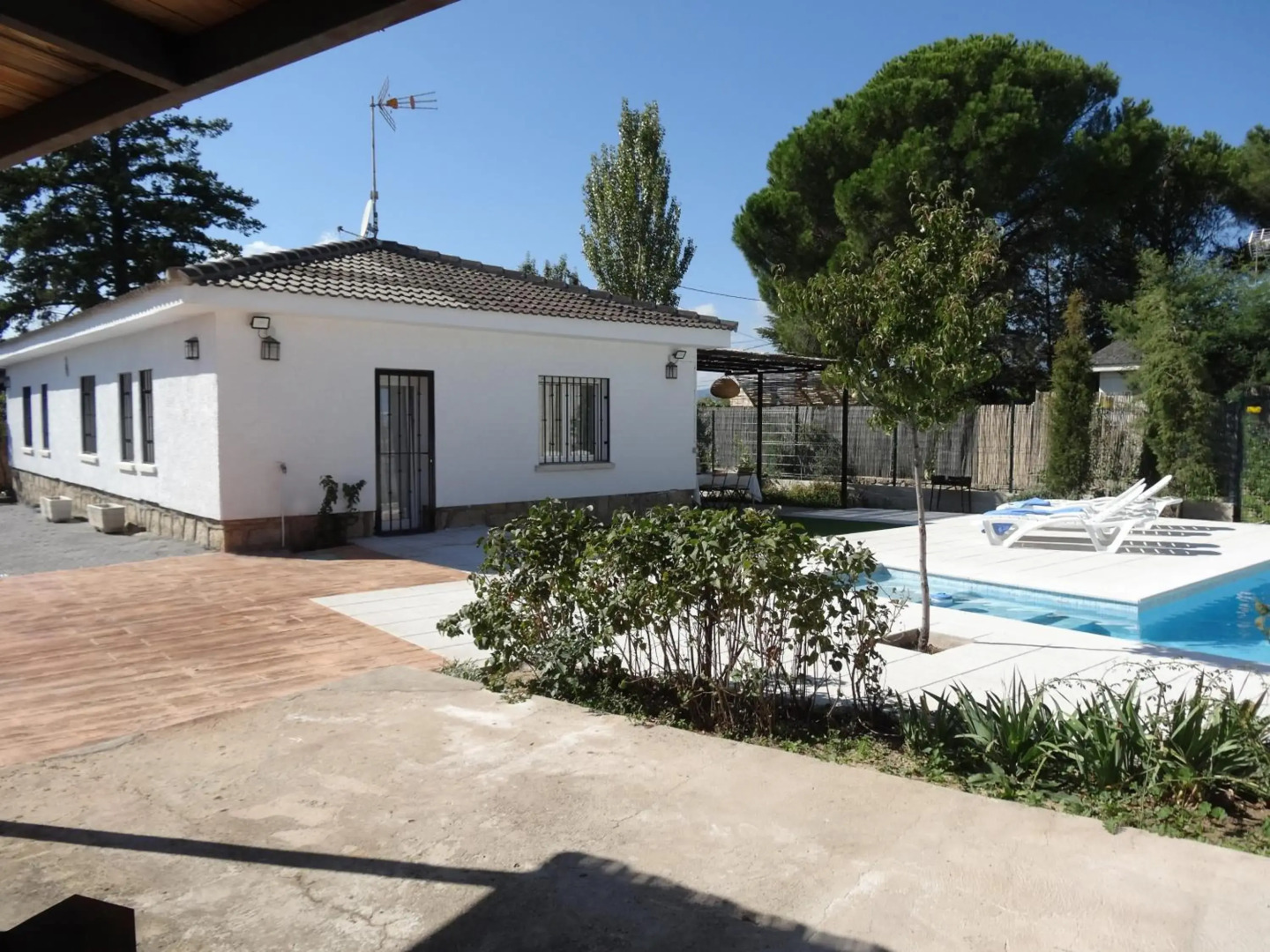 Casa Rural Mirando a la Peña "Grupo Mirando a Gredos"