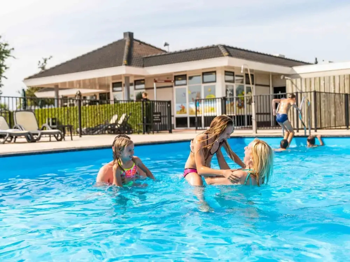 Neat Chalet With Microwave Near the Beach in Egmond