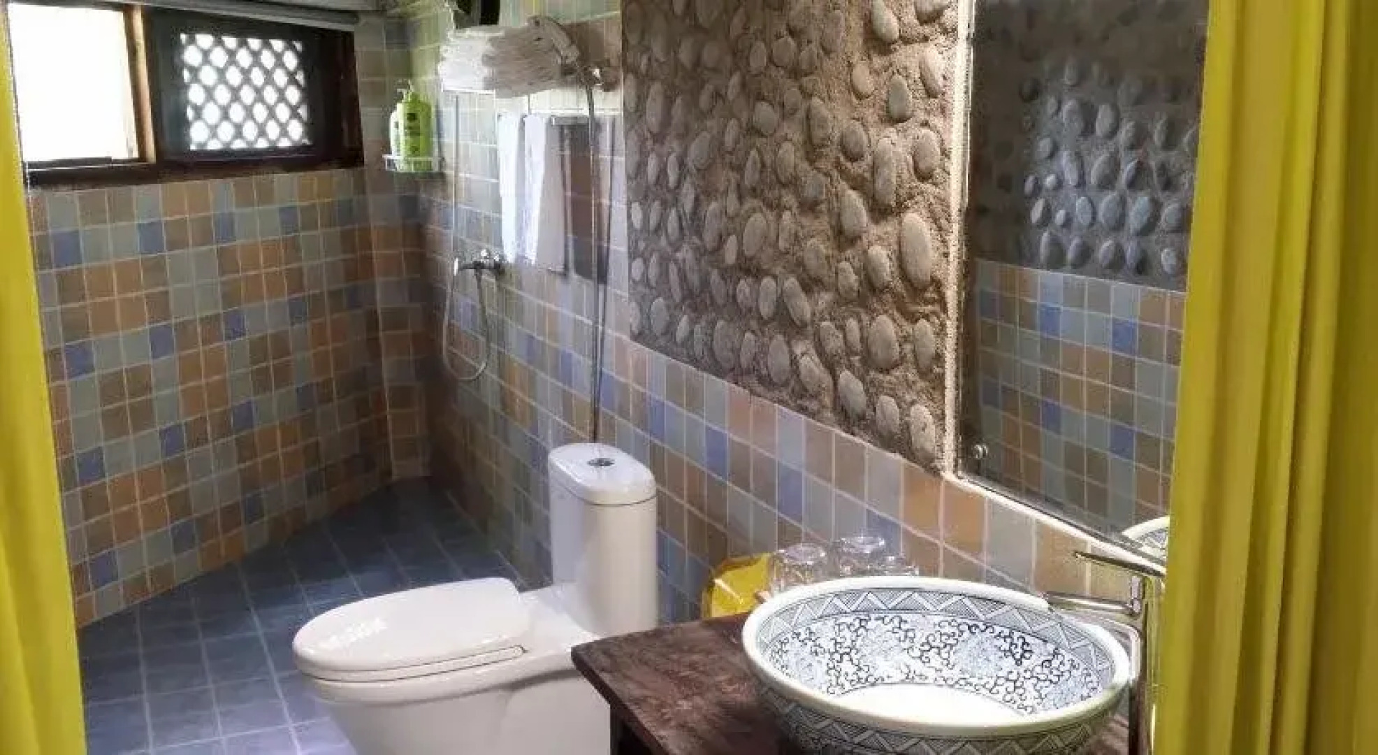 Lijiang Qinglu Courtyard Hotel