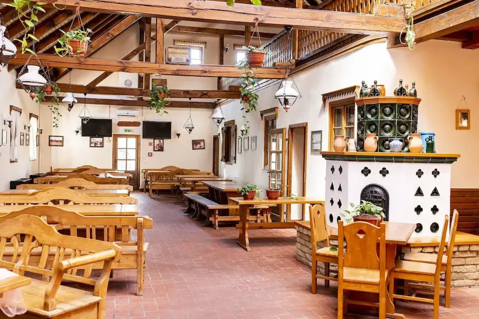 Gastland M1 Hotel & Conference Center