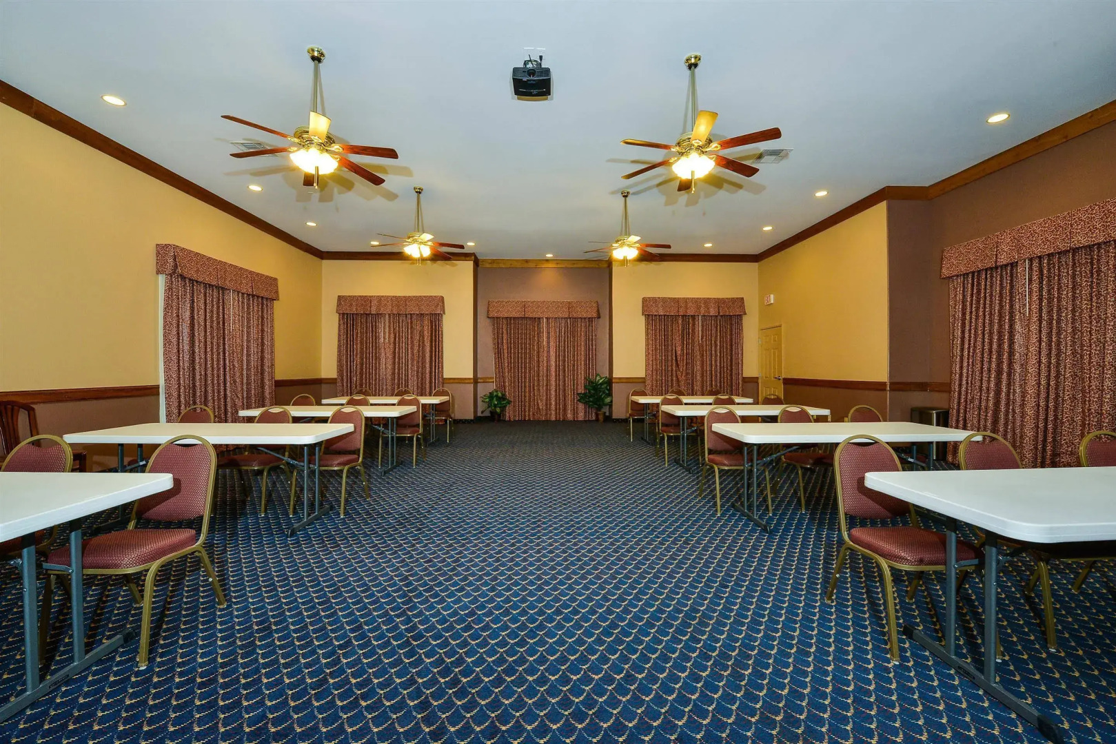 Best Western Windwood Inn & Suites