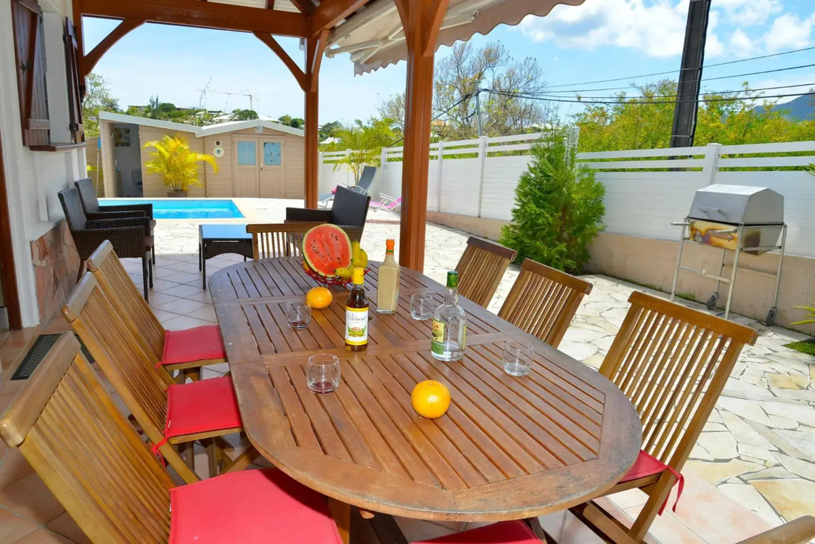 Magnifique Villa climatisée, piscine et jardin à 5mn de la plage