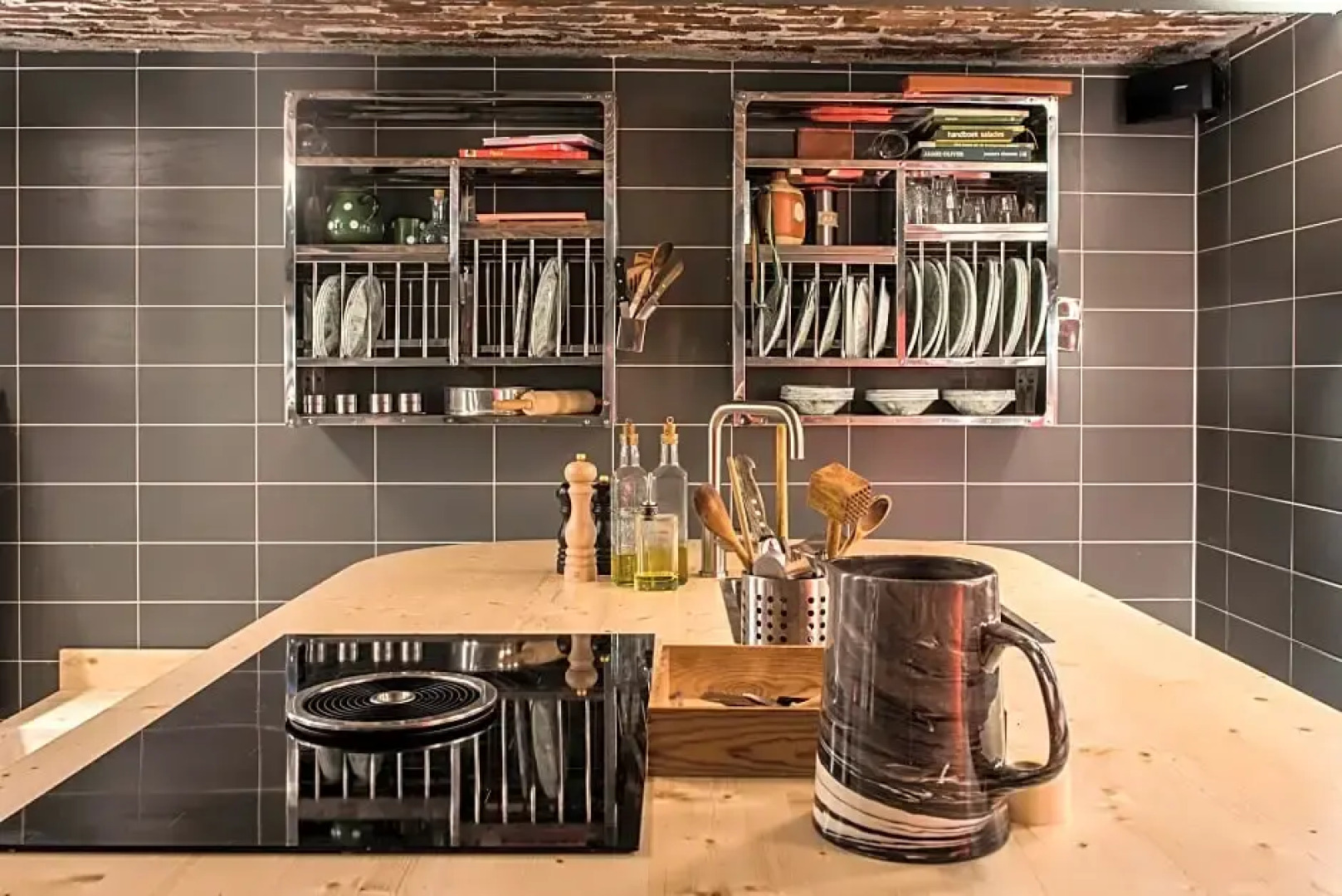 The Green Elephant Hostel & Spa