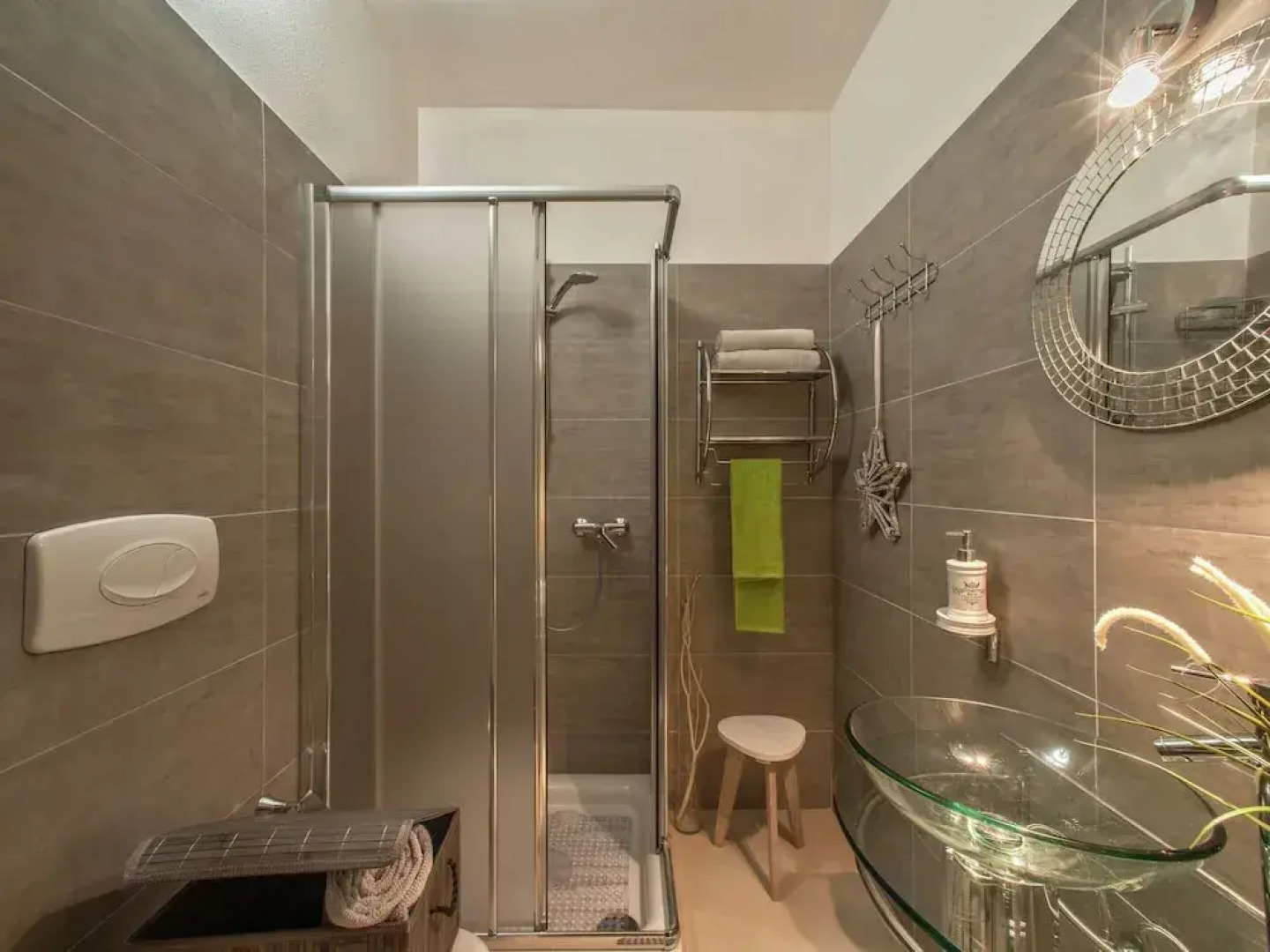 Plush Villa Apartment in Tavullia with Hot Tub