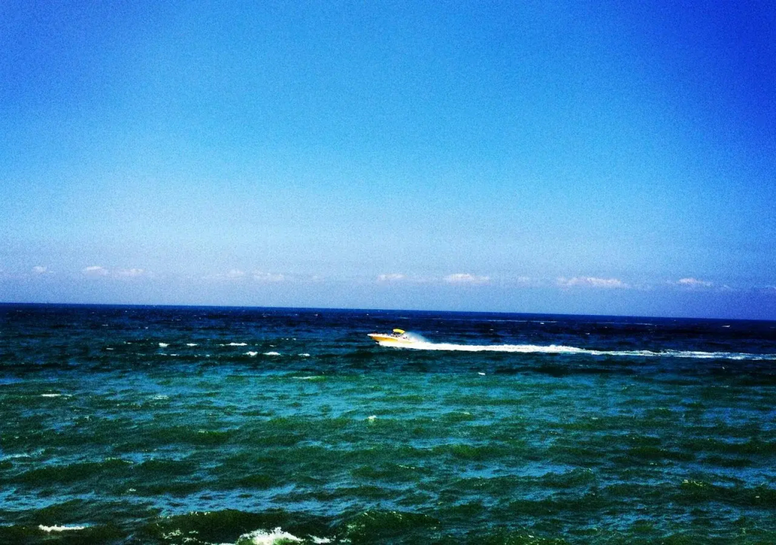 Aquarium Hotel & Resort