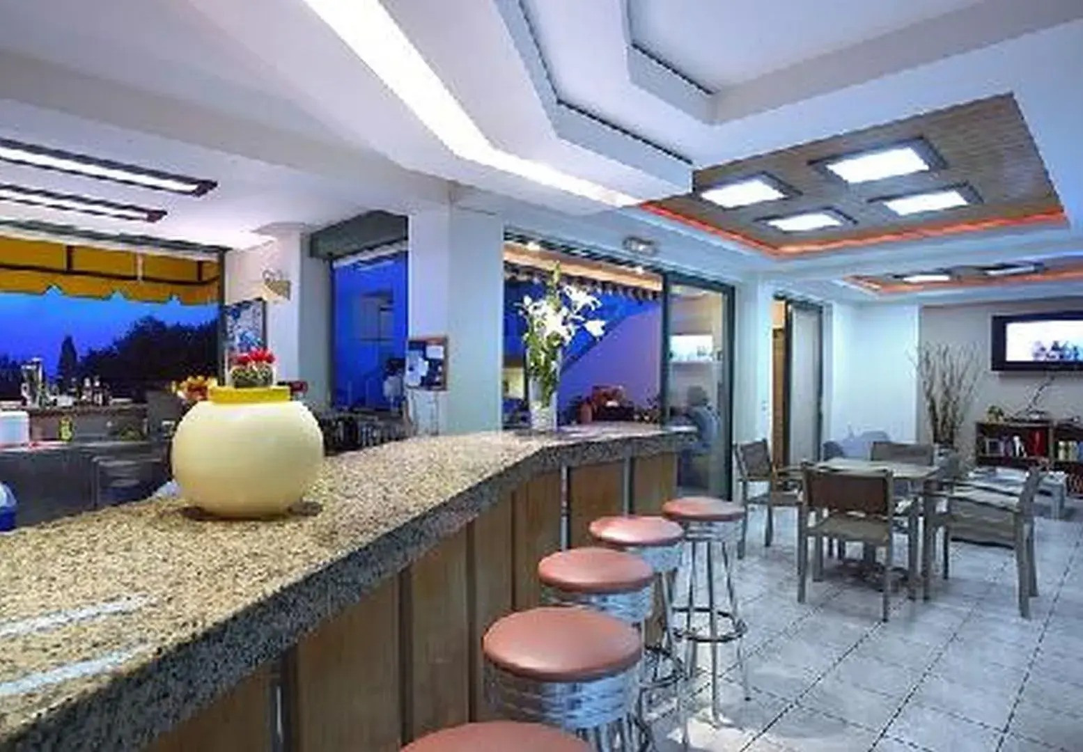 Bella Vista Hotel by Checkin