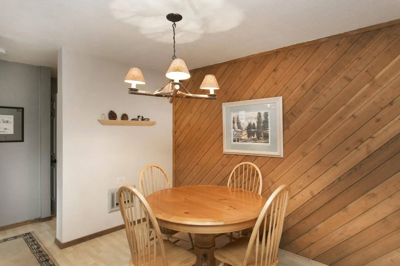 Aspen Creek by 101 Great Escapes