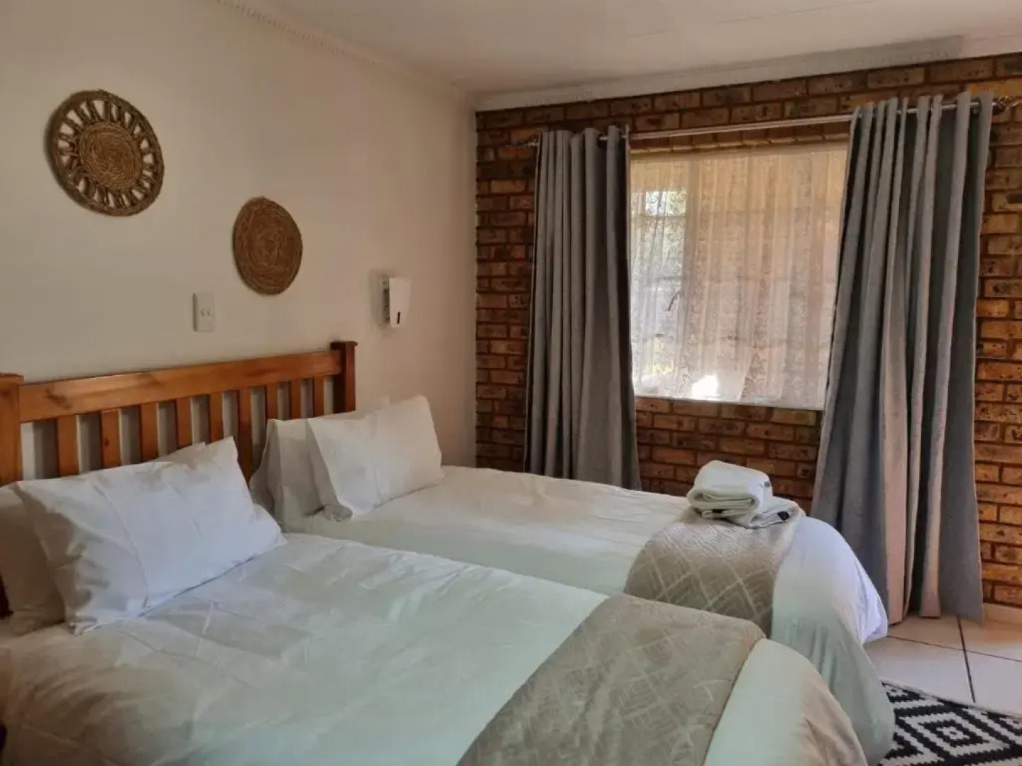 Airport Inn Bed and Breakfast