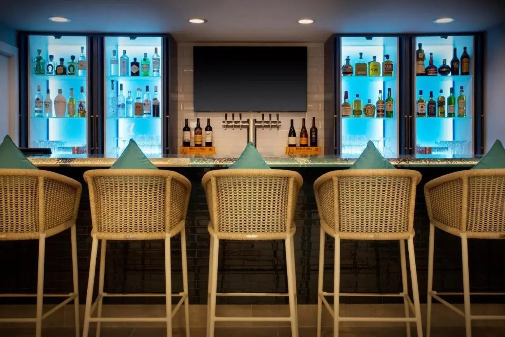 Fenwick Shores, Tapestry Collection by Hilton