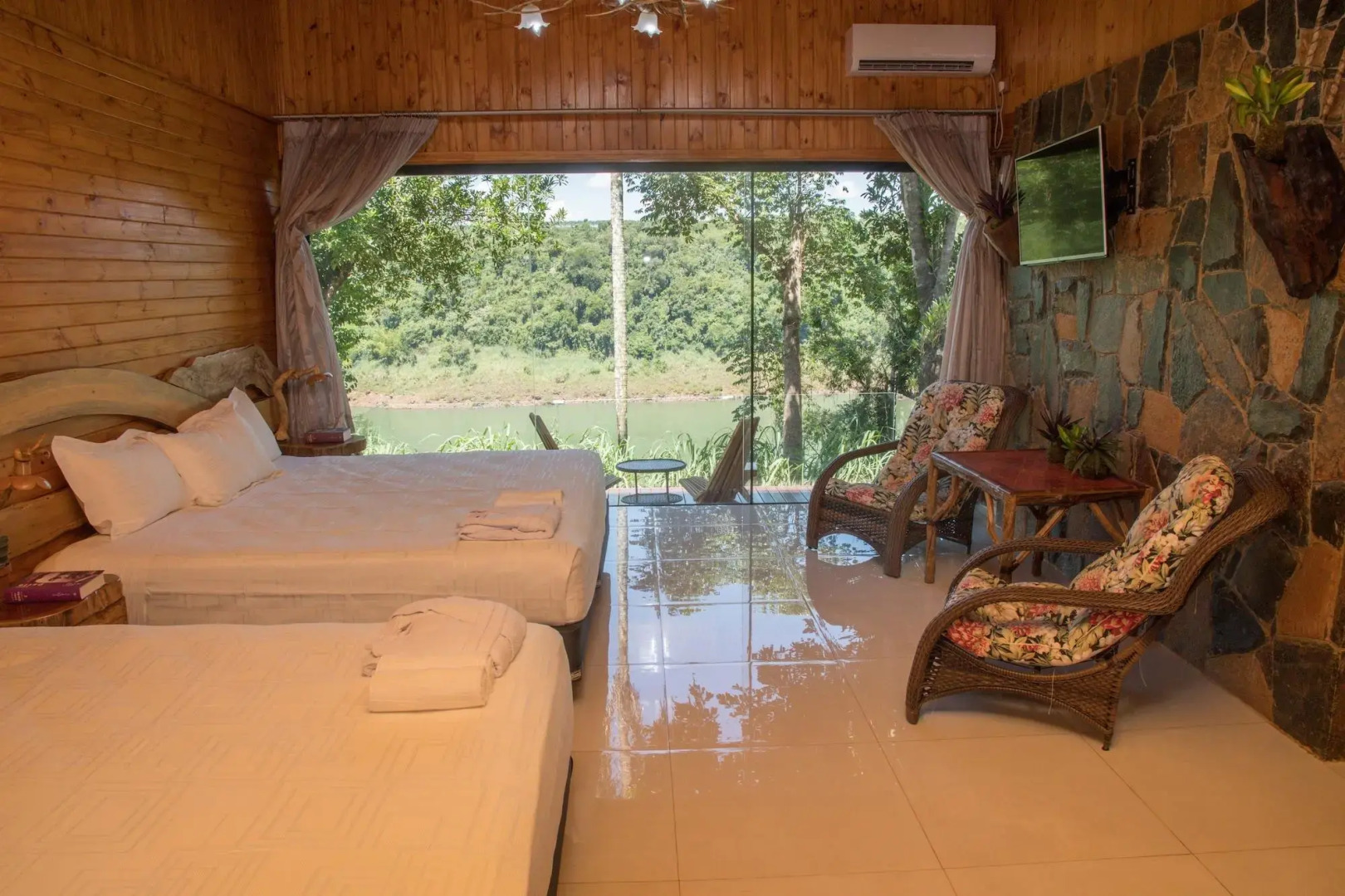 Tupa Lodge Selva el Río