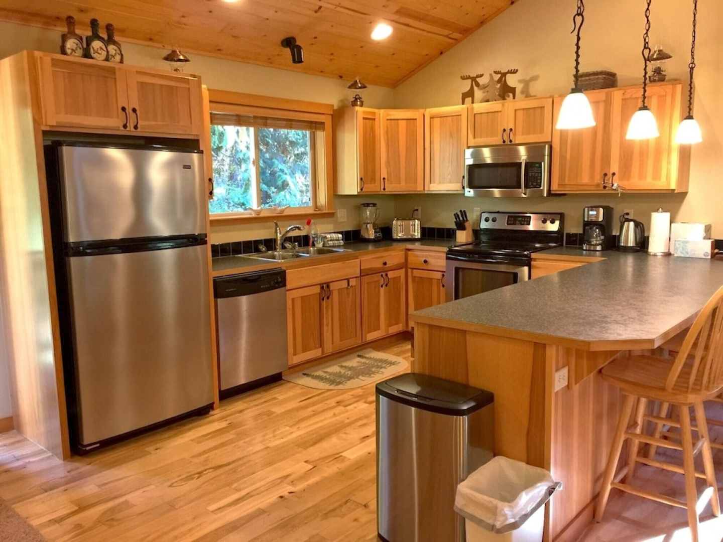 Mt. Baker Lodging Cabin 65 (Sleeps 10)