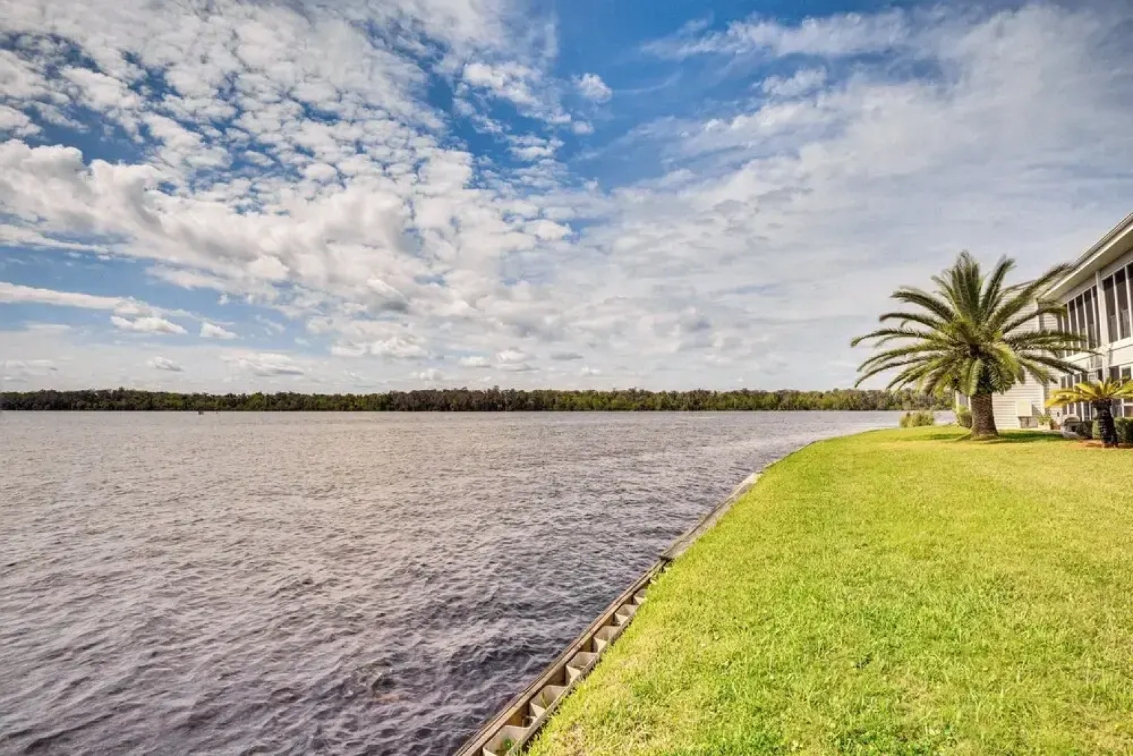 Condo on St Johns River w/ Boat Dock Access!