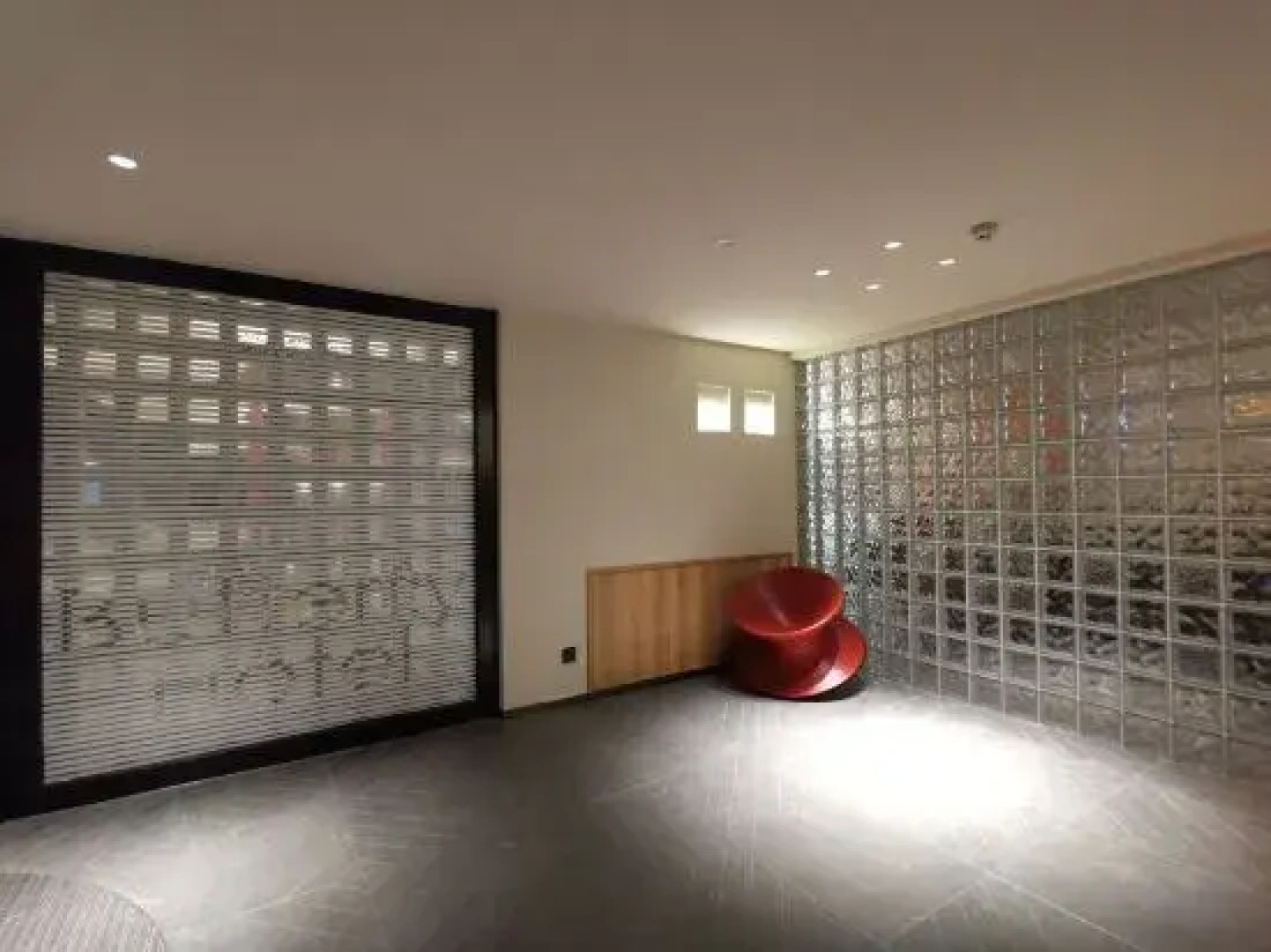 Aijudie Design Hotel (Haicheng Railway Station Darunfa)