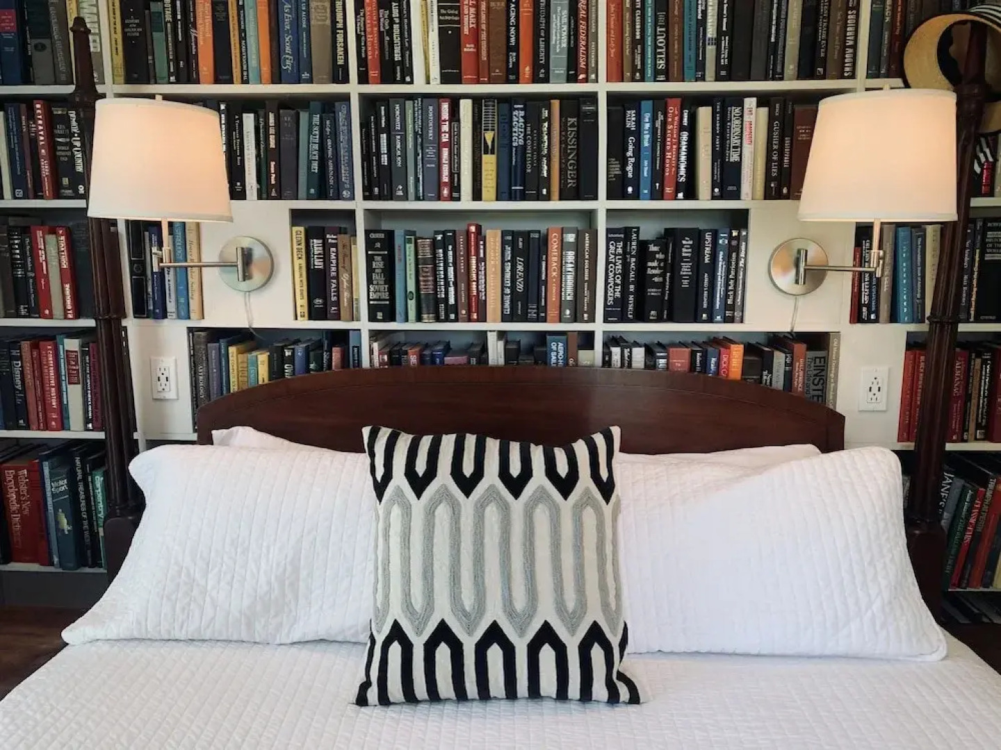 The Orchard House: Inn, Ice Cream, Cafe